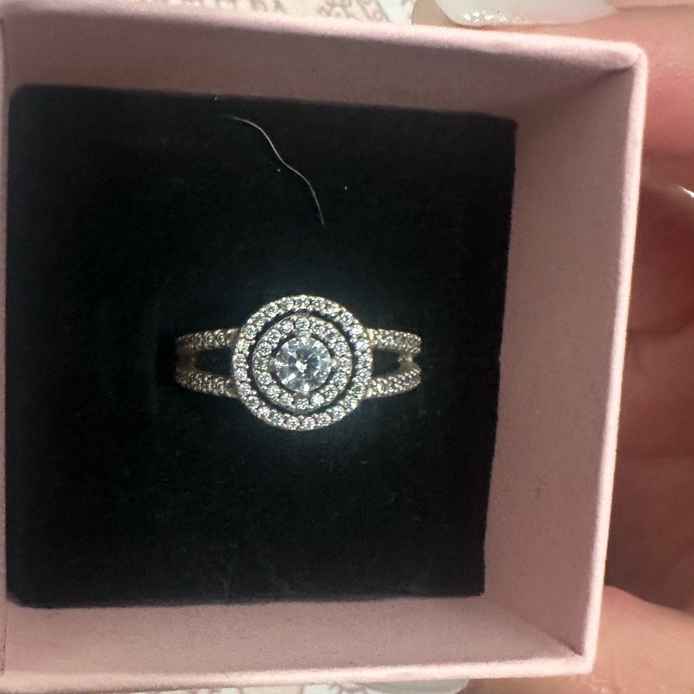 PANDORA Sparkling Double Halo Ring